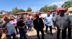 Pobladores de Tiripetío acuerdan mesa de diálogo con normalistas