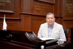 Barragán presentó 3 de cada 10 iniciativas del Poder Legislativo